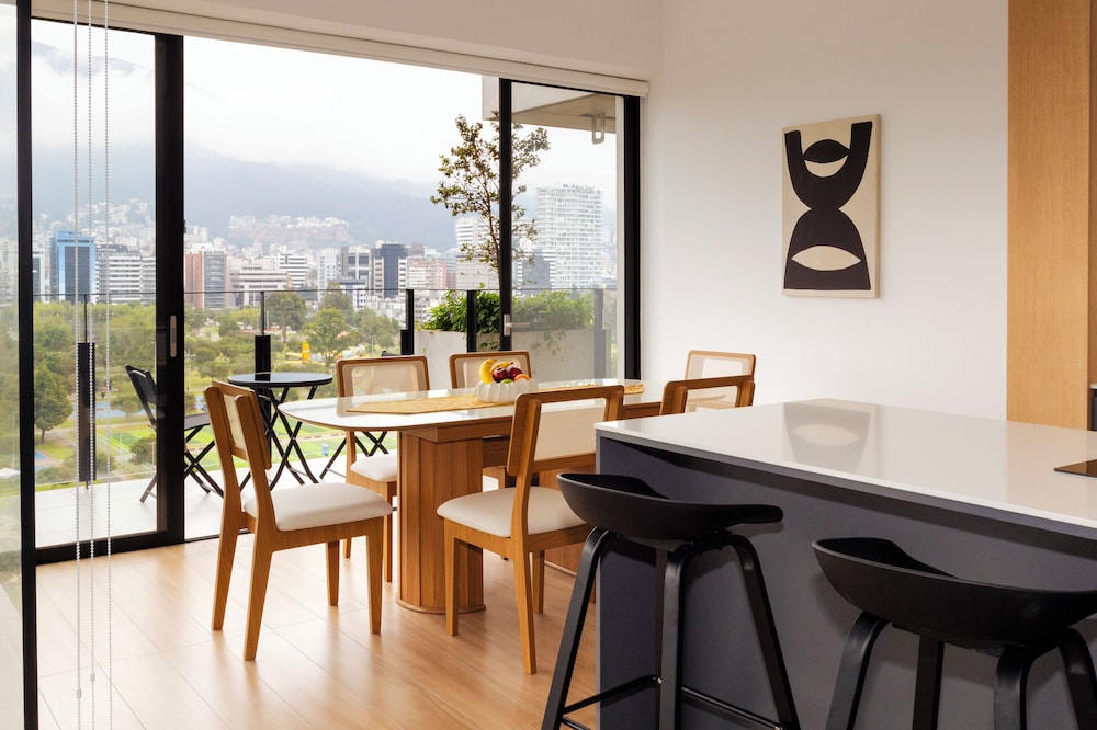 Top Rentals Qorner