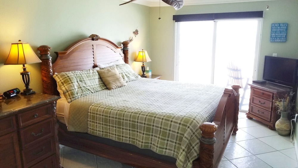 Sea Oats Beach Resort by Liberte