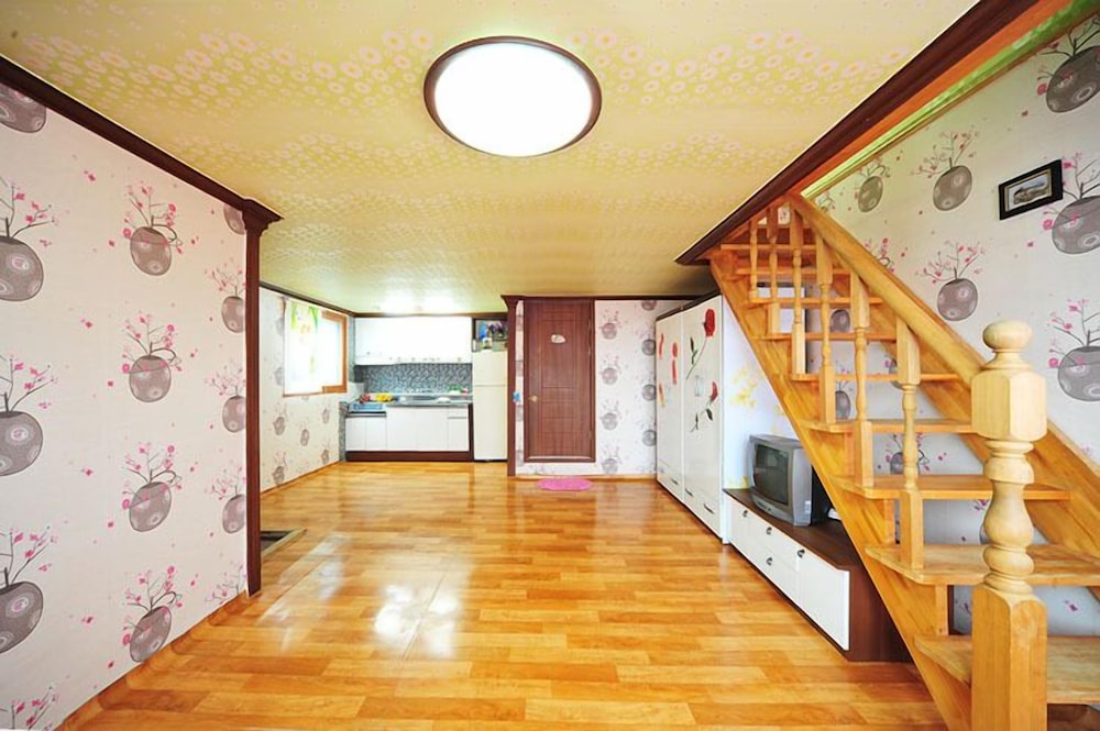Star Song Pension