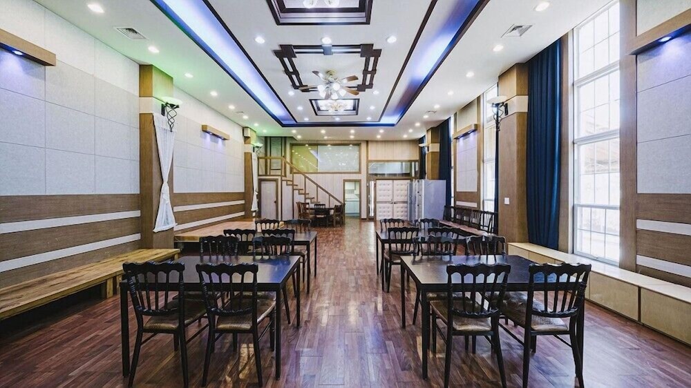 meeting & event spaces