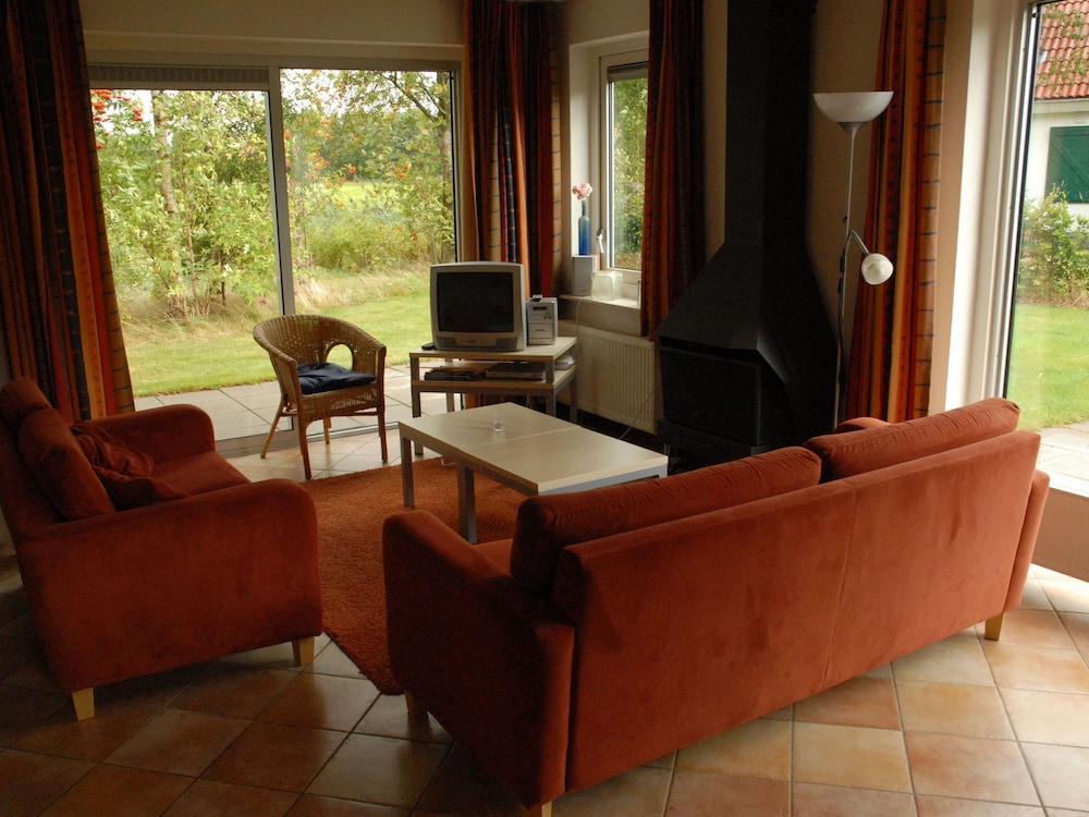 Spacious Home with Garden near Langweerder Wielen view 4
