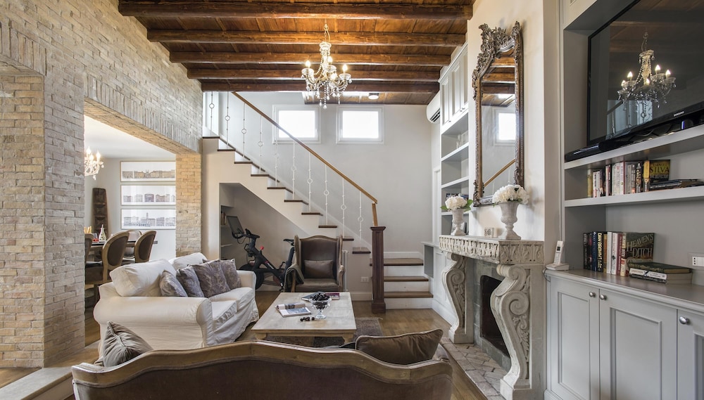 Il Bacio Luxury Spanish Steps Penthouse With Terrace Perfect
