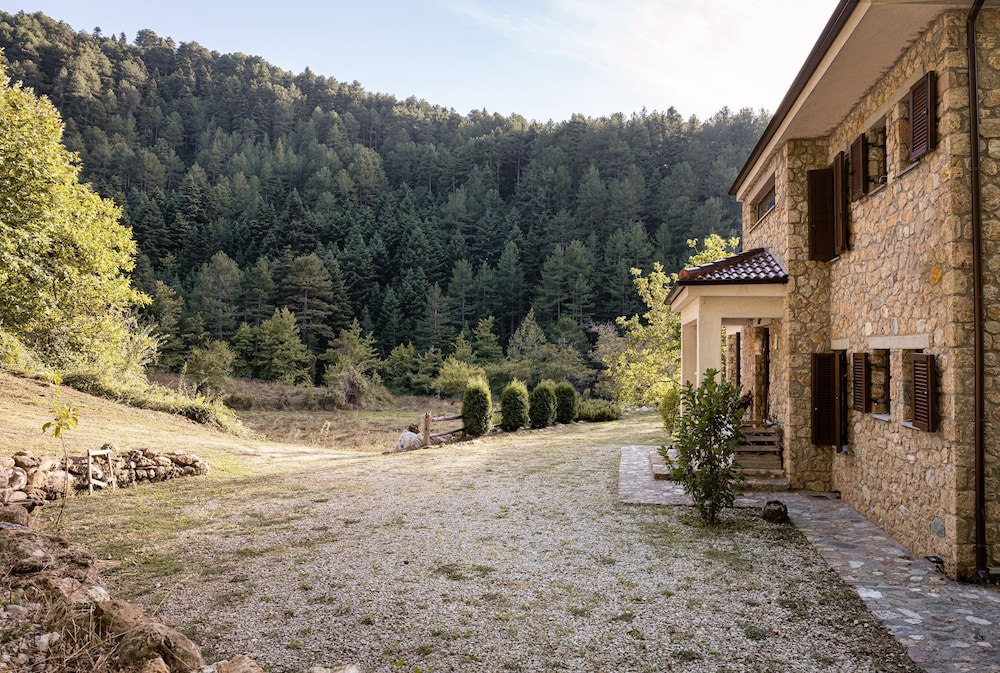 Hidden Stone Chalet