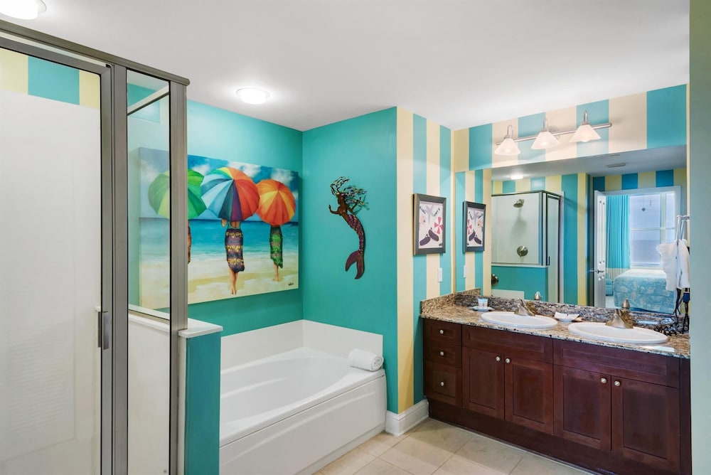 Aqua Resort 706