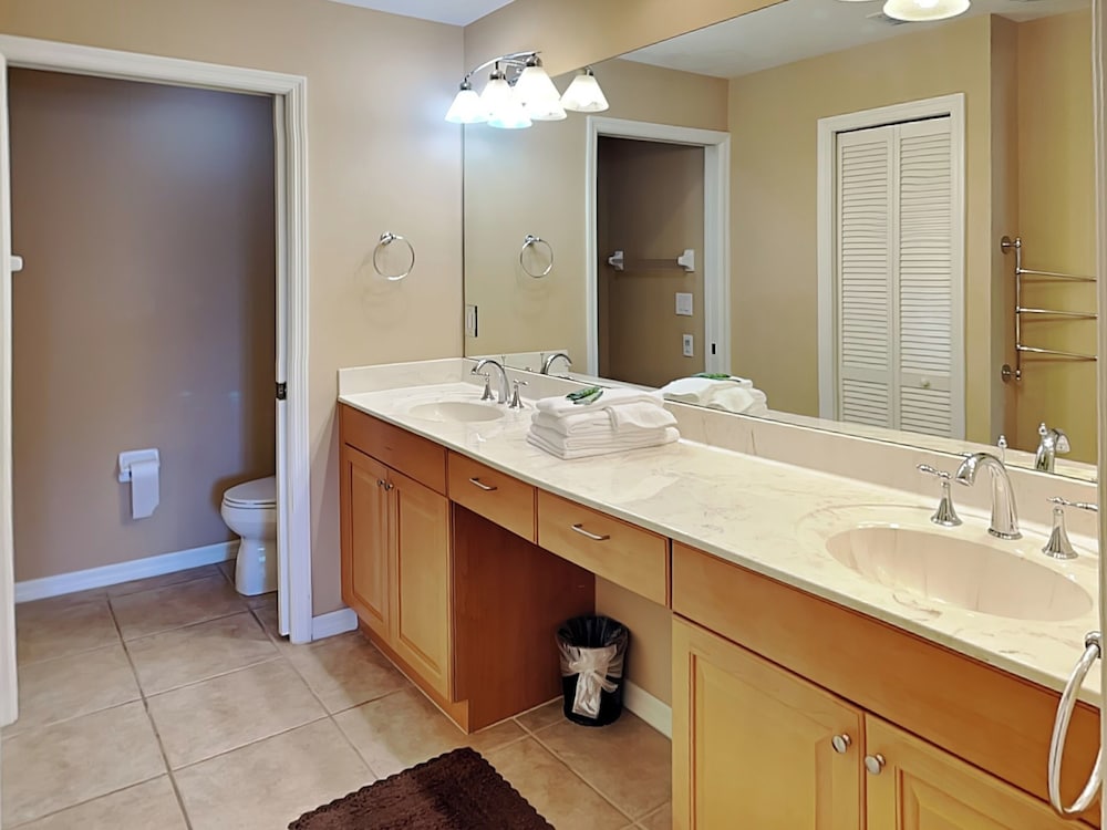 Bella Lago 423 by Distinctive Beach Rentals
