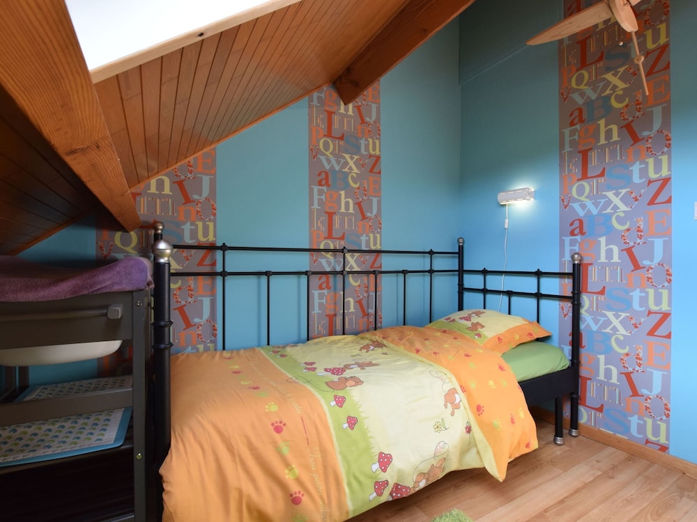 Charming Stay in Noville view 5