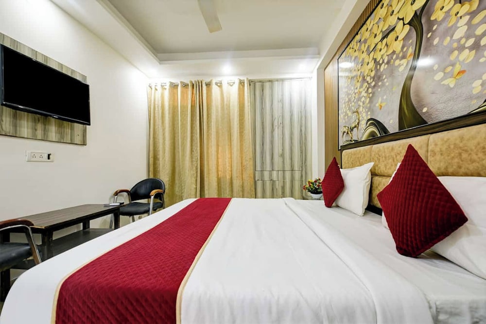 Hotel Lookout Stay Delhi IGI Airport