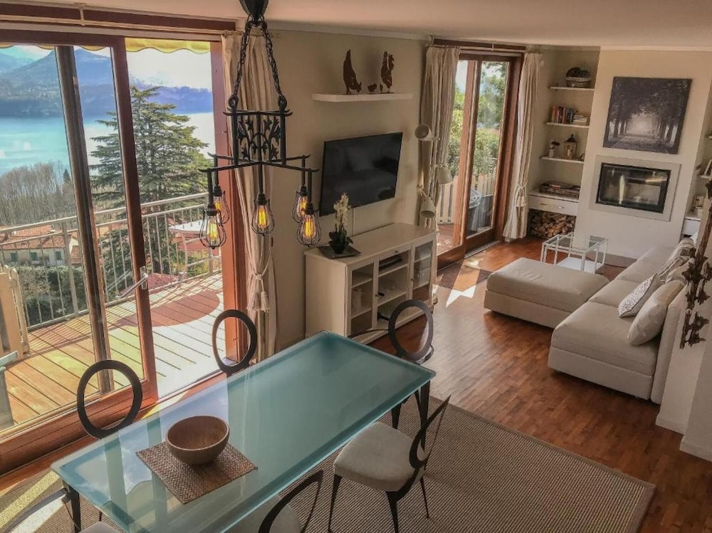 Penthouse San Rocco Luxury Lake View Apartment view 3