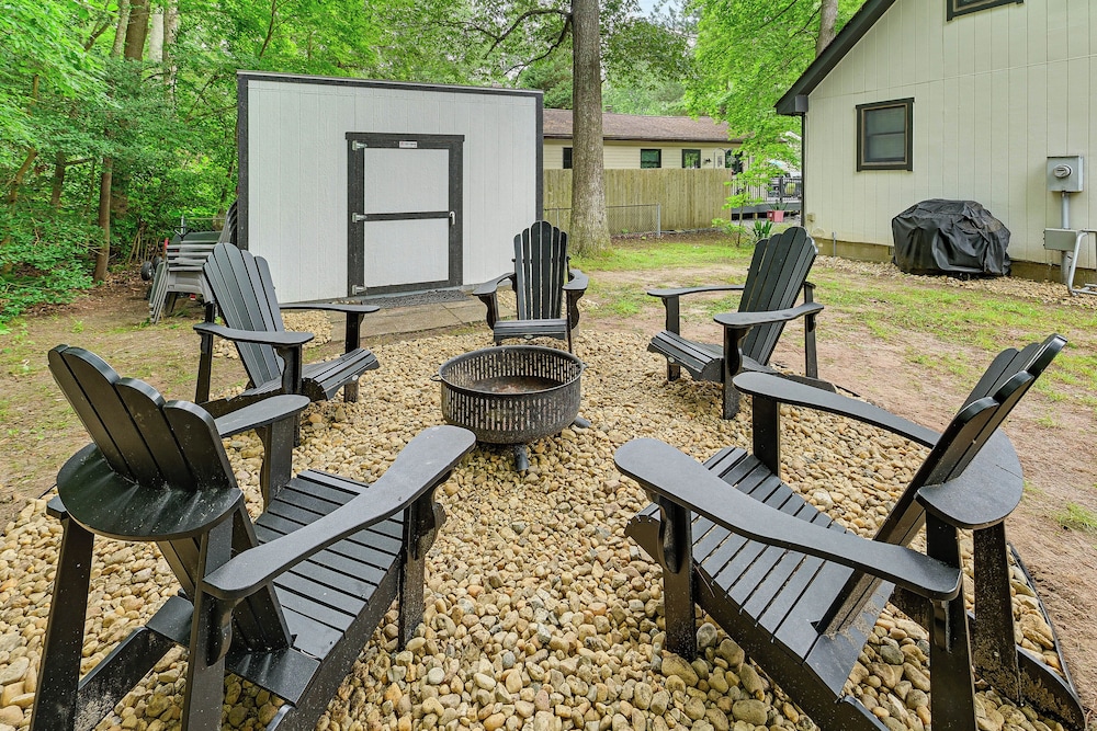 Pool & Marina Access: Lewes Home w/ Fenced Yard!