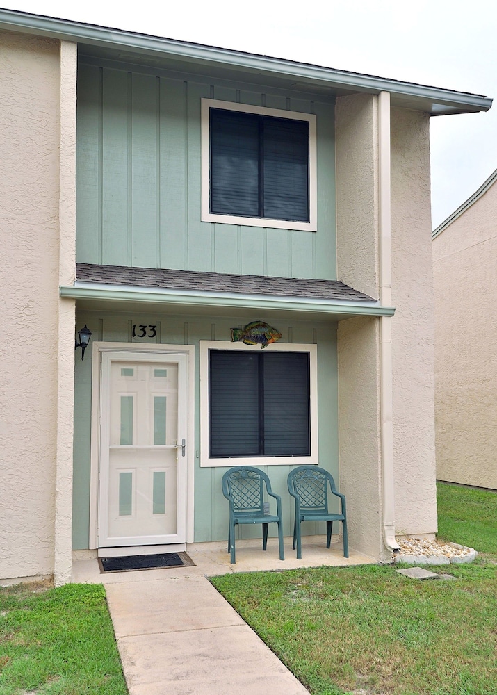 133 West Leslie Lane 2 Bedroom Townhouse