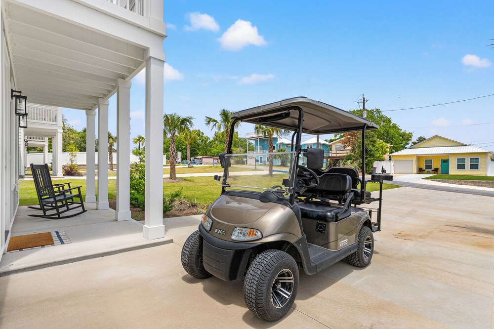 Spacious 6BR Beach Home Sleeps 15 Relax & Reconnect at Coastal Breeze