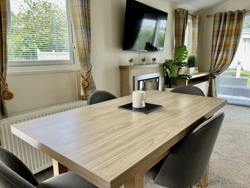 Sea Breeze Villa Near to Newquay Sleeping 6 Guests