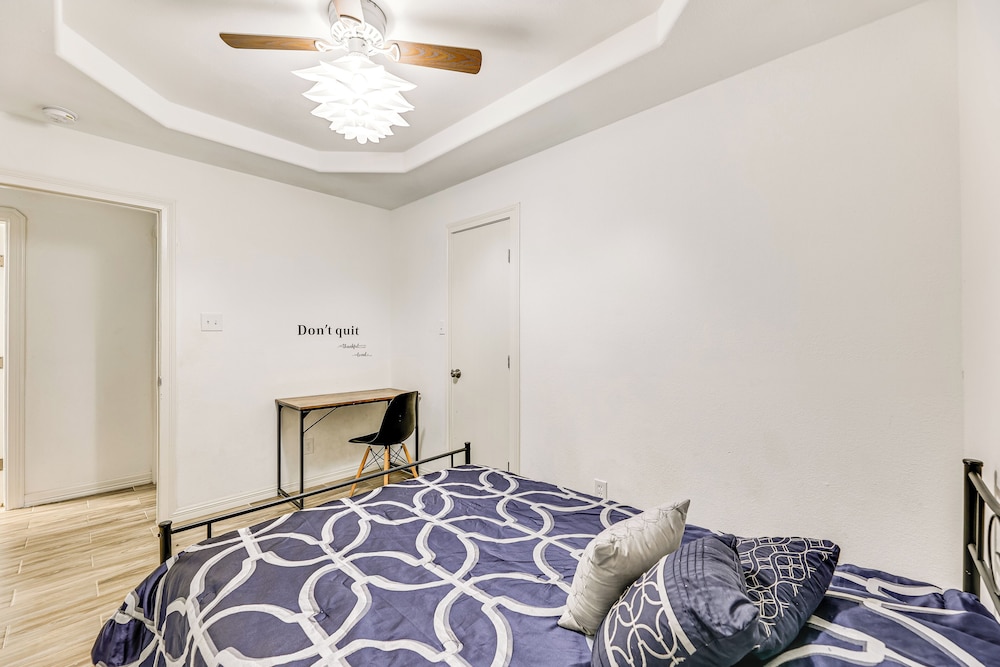 Convenient, Spacious & Peaceful: Home in Edinburg!