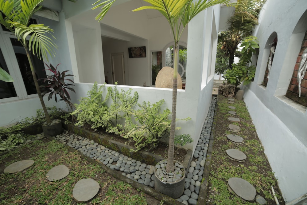 Watusaman Homestay By The Grand Java