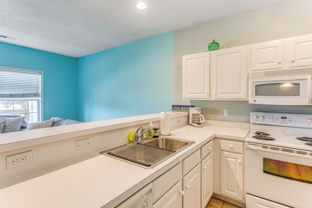1 Mi to Beach: Family Condo in North Myrtle Beach!