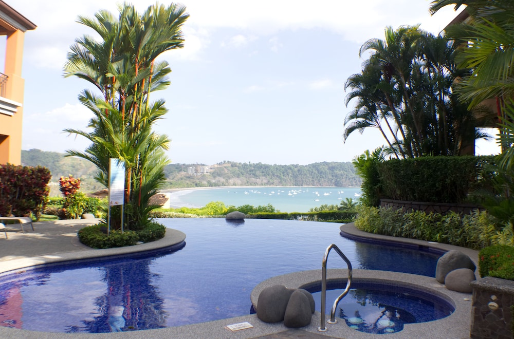 CR Luxury Los Sueños Condos