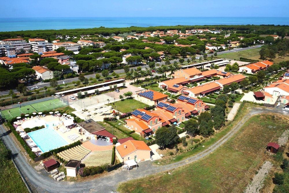 Apartment in Tuscany Near Beaches & Pool view 3