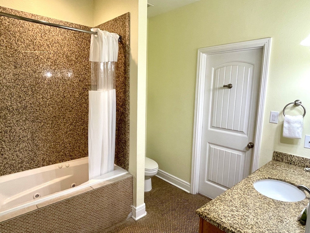 Beachgate Condo Suites And Hotel 321+322 4 Bedroom Condo