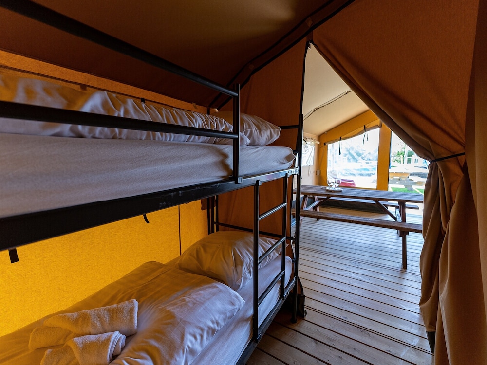 Safari Tent in Heeg by the Marina