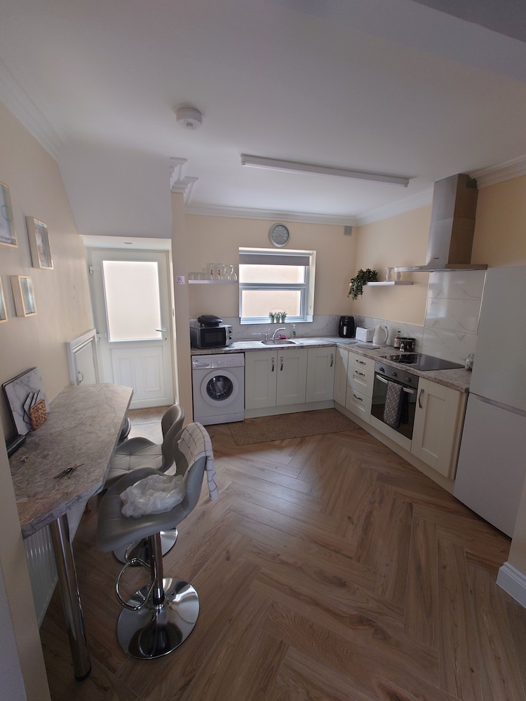 Annie's House a Modern 1 bed House in Derry City view 3