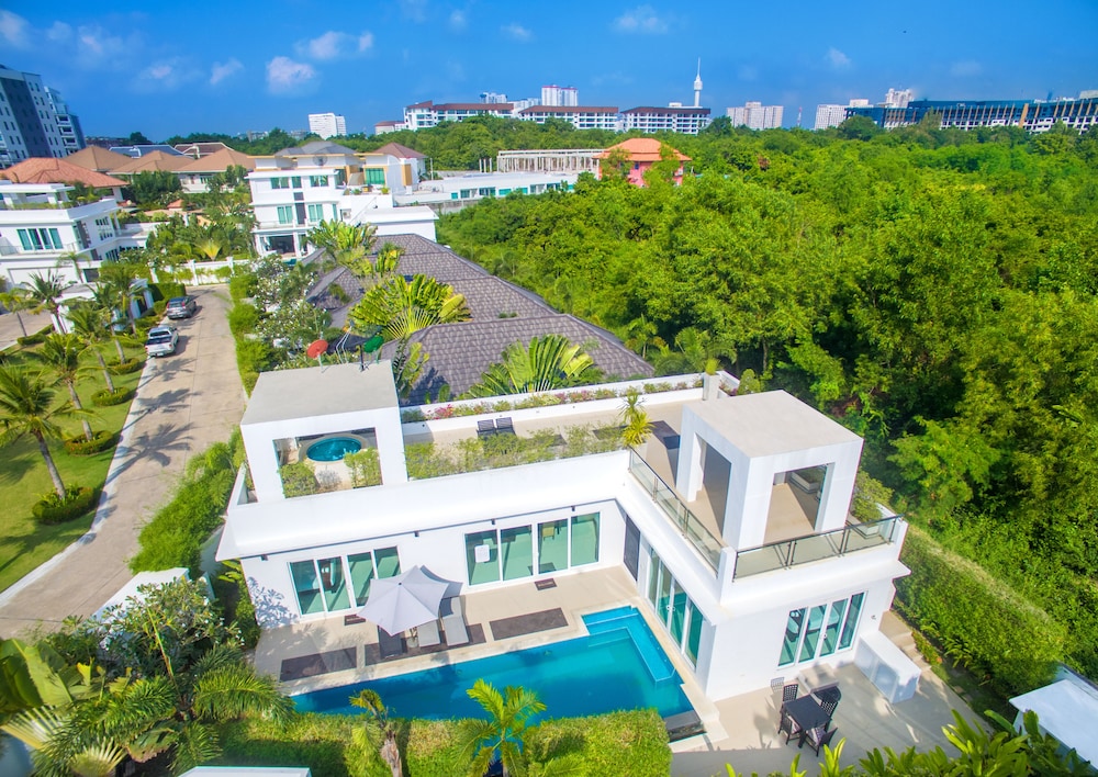 Premium Pool Villas Pattaya