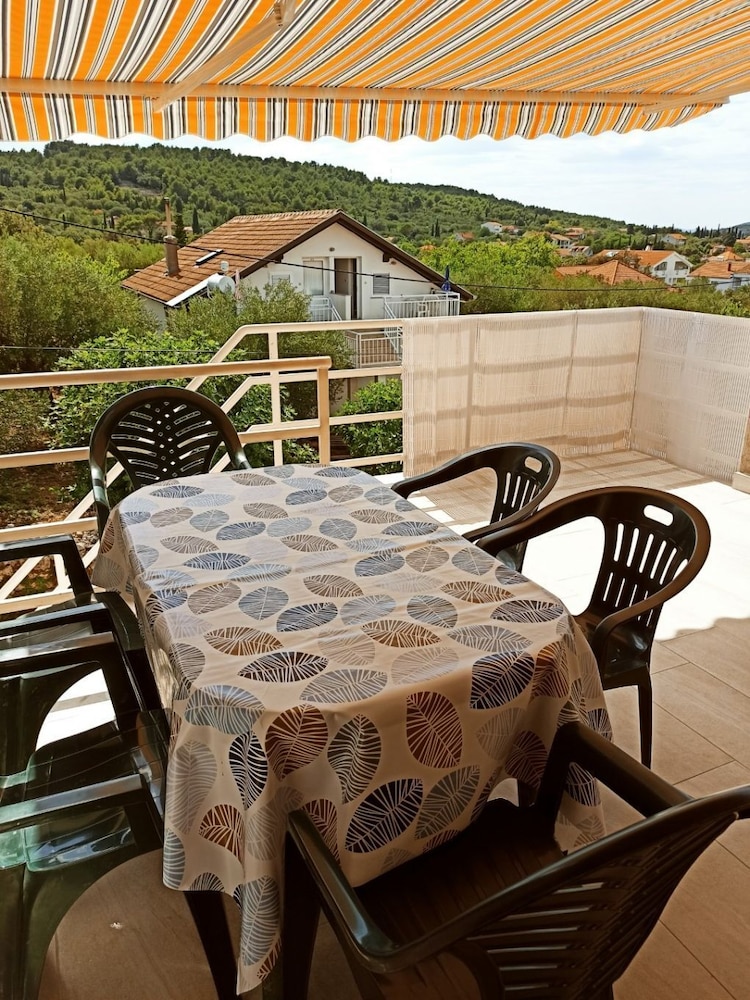 Davor - With Parking - A8 view 3
