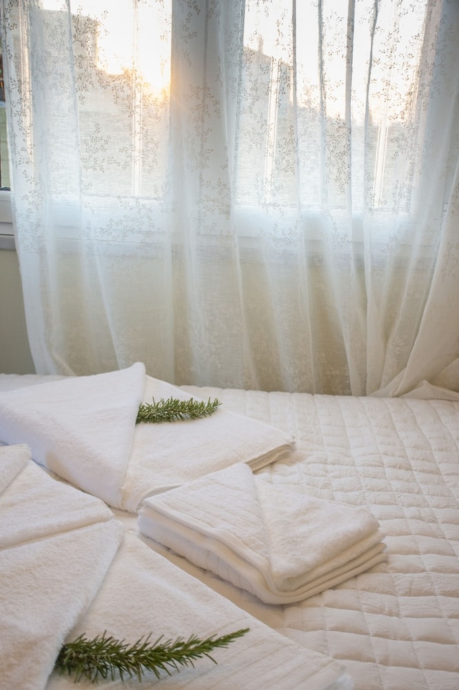 Casa Anthea 3 Bedroom Apartment With Garden
