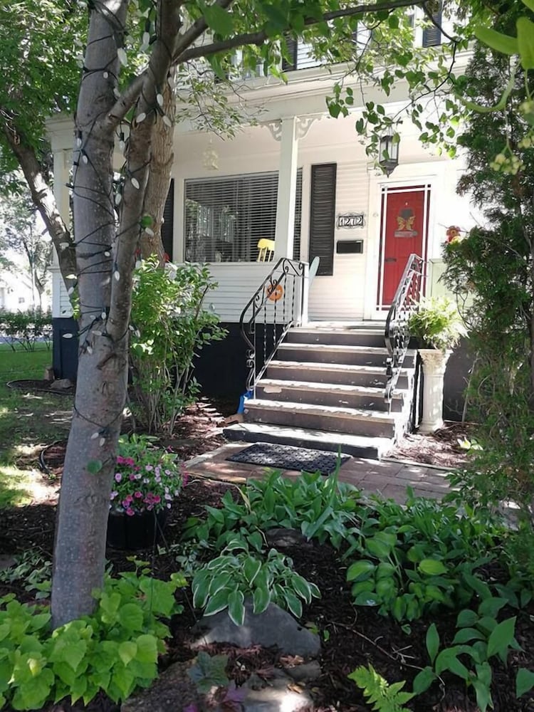 Charles Street Holiday Home