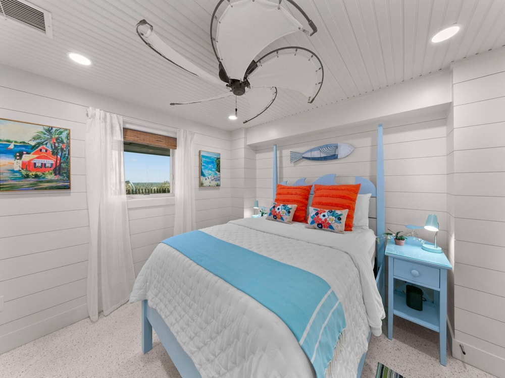 Ocean Paradise by Distinctive Beach Rentals