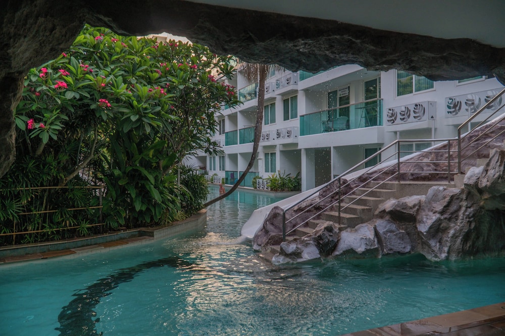 Amazon Apartments by Apartwell
