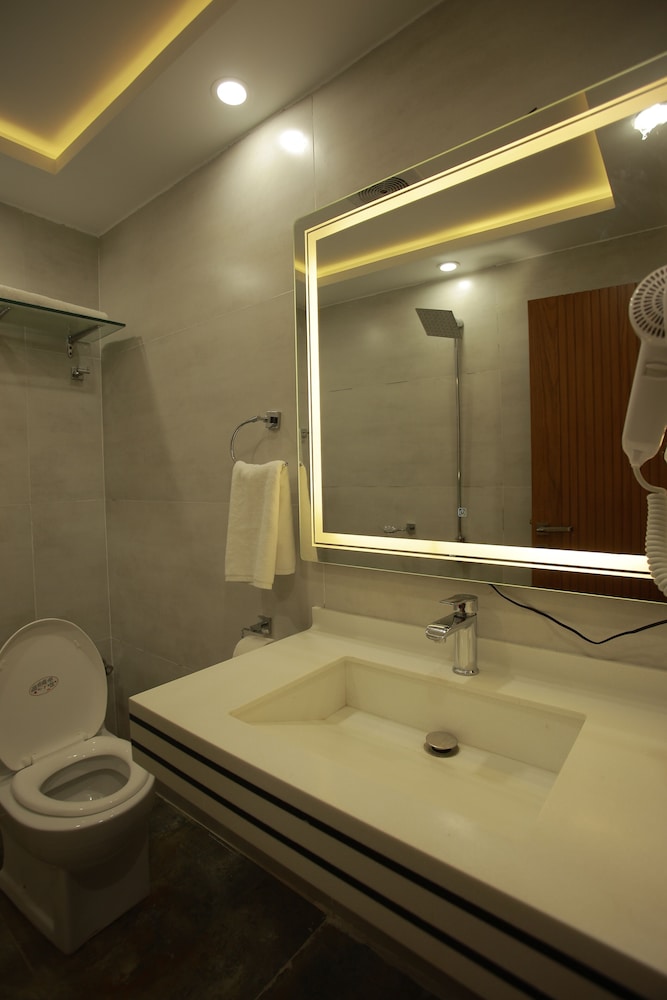 ZAR Luxury Suites Murree