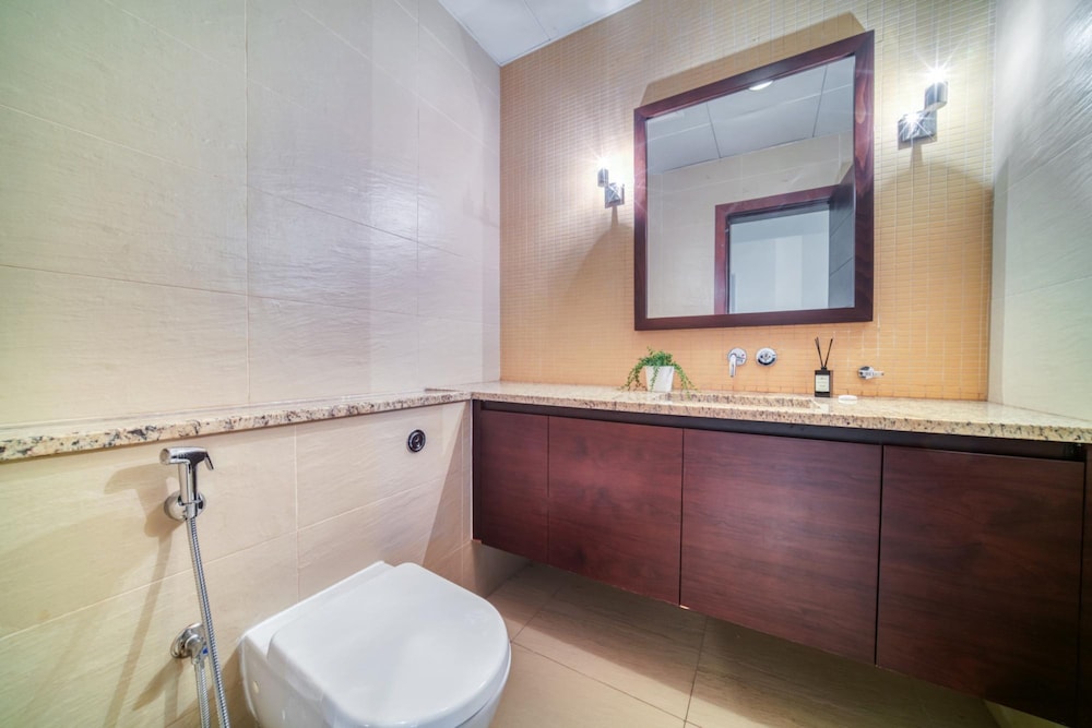 Splendid Sea View Apartment on Palm Jumeirah