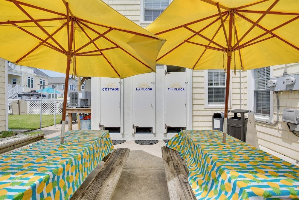 < 1/2 Mi to Boardwalk: Roomy Wildwood Retreat!