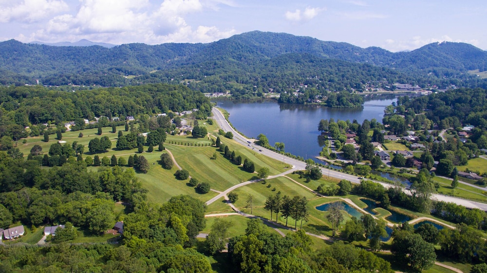 Hillside Lodge