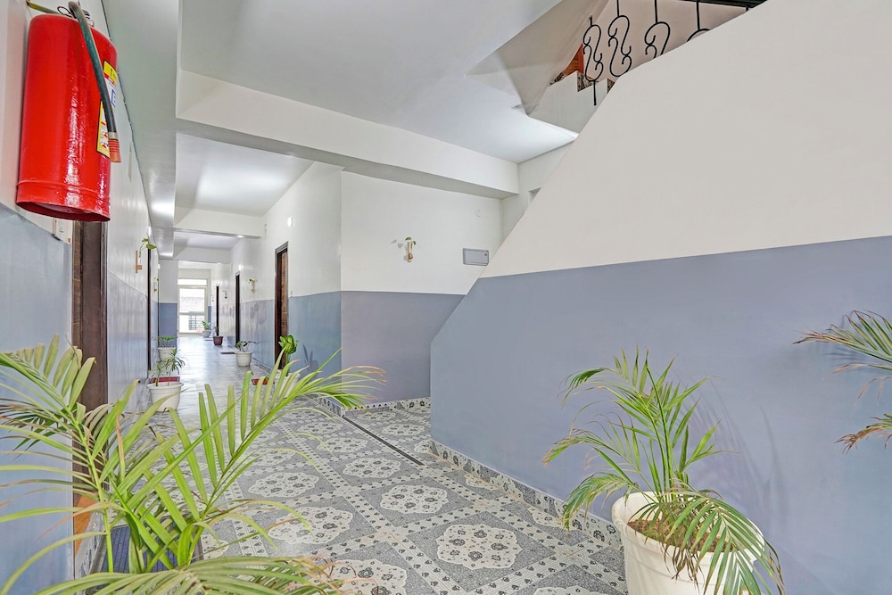 Fabhotel Hazel Town House