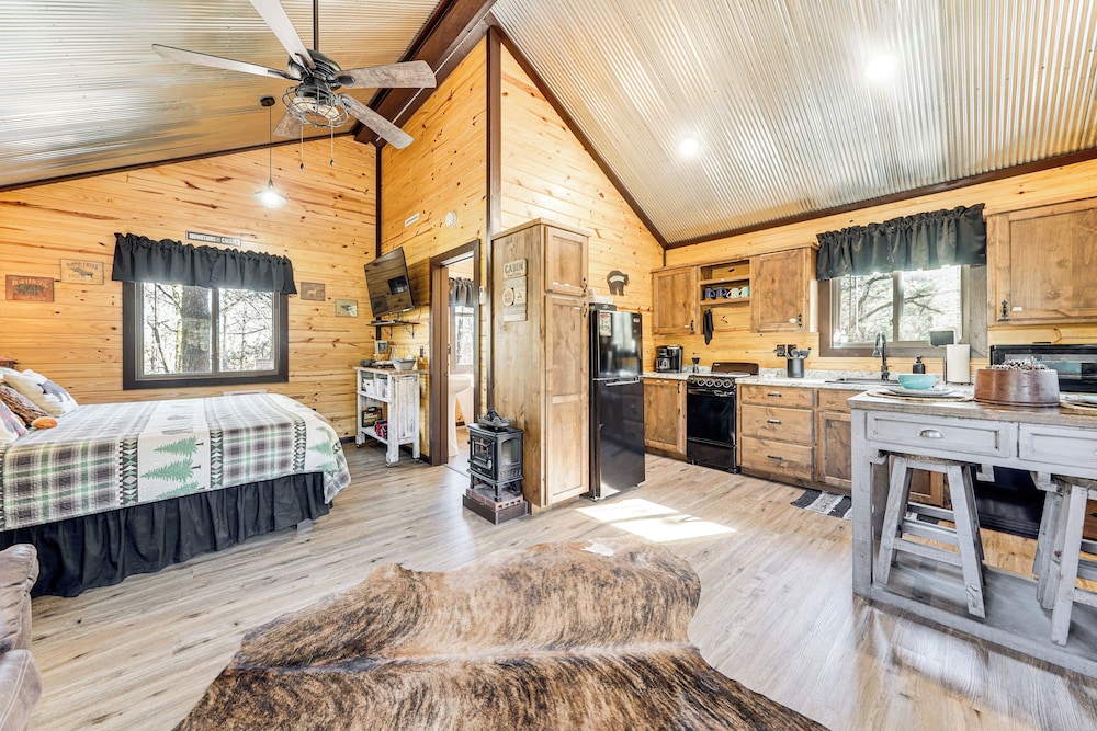 'bluebird Treehouse' Near Kiamichi Mtns w/ Hot Tub