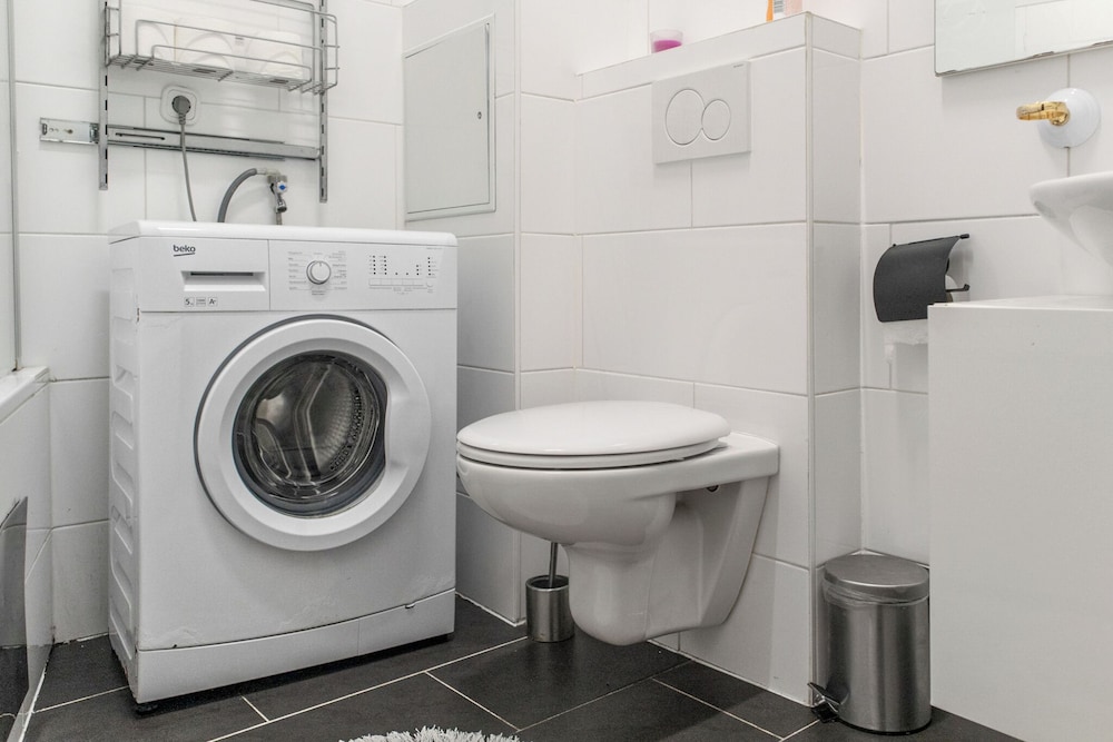 Charming 2BR Apt in Prime Location