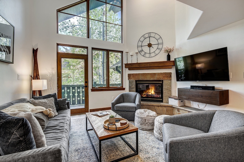 Arrowhead Village Premium 3 Bedroom Condominium 3 Condo