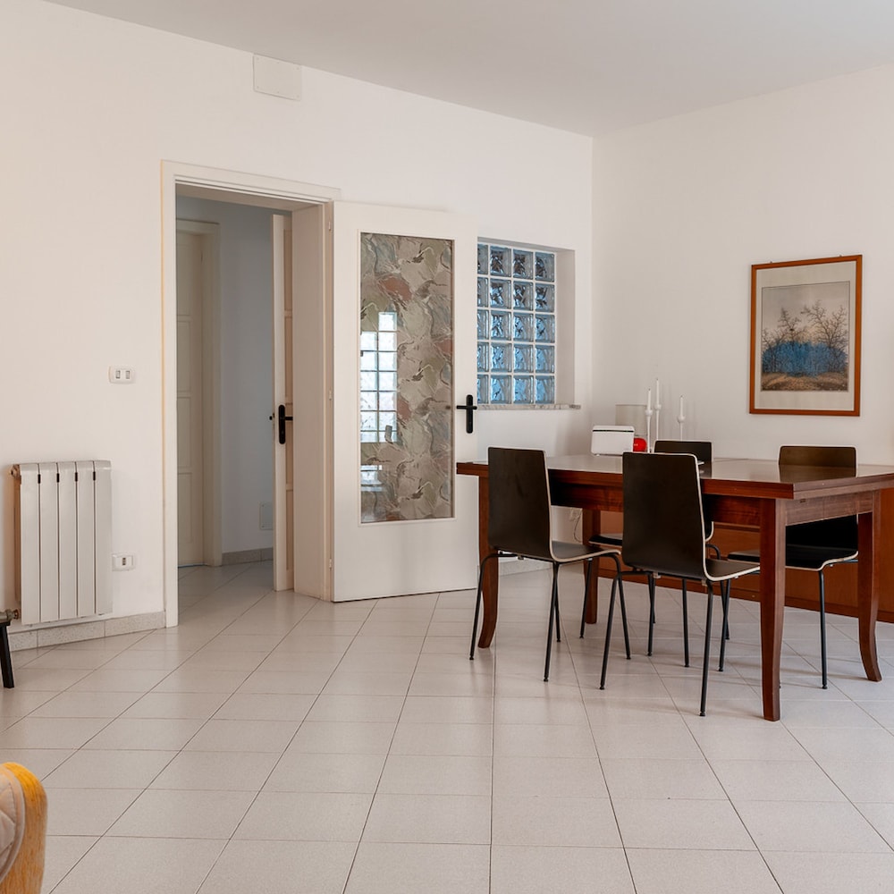 Comfy Central Apartment by Wonderful Italy