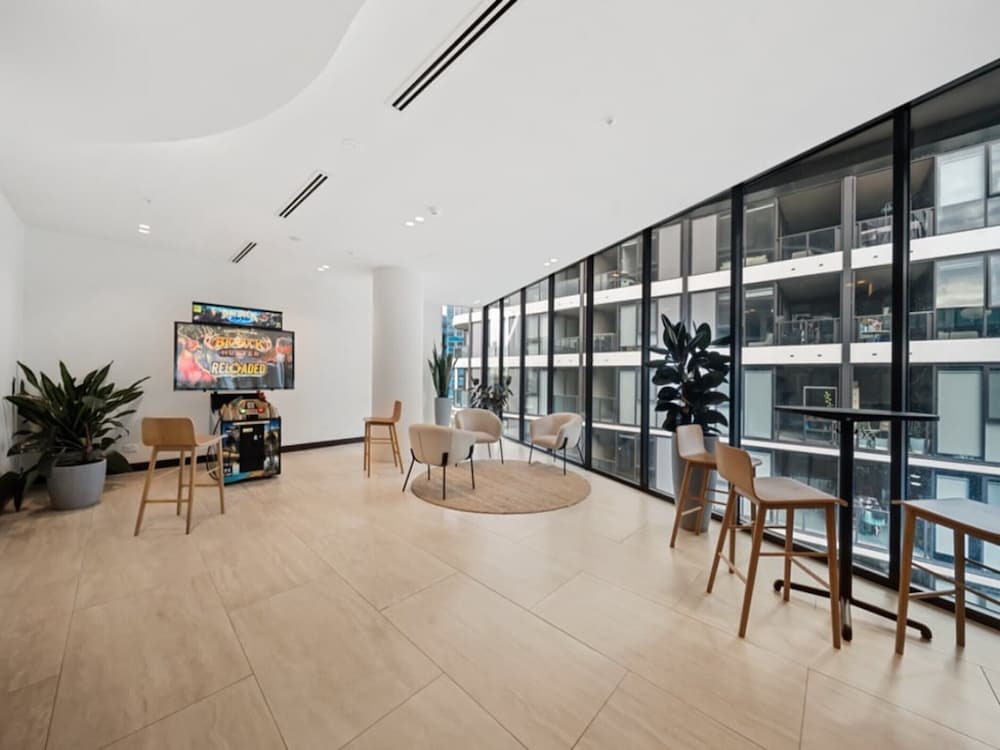 Phillip 2-bed: Chic Interiors, Amazing Amenities