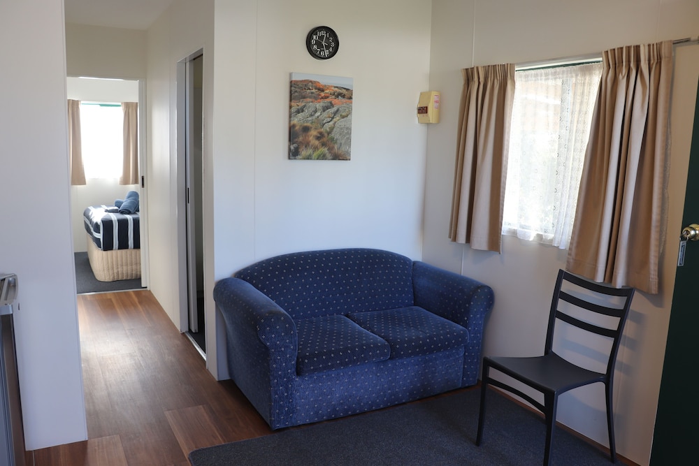 Snug Beach Cabin And Caravan Park