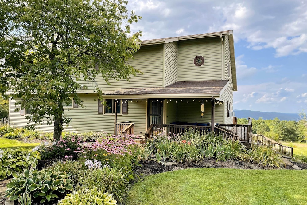 Spacious Hammondsport Home on 6 Acres w/ Lake View view 4