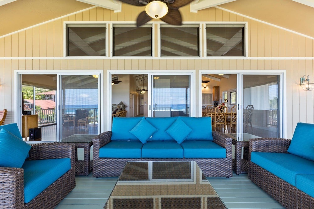 Penthouse - Spectacular Ocean Views - Across From Snorkeling Beach- Vrkcv