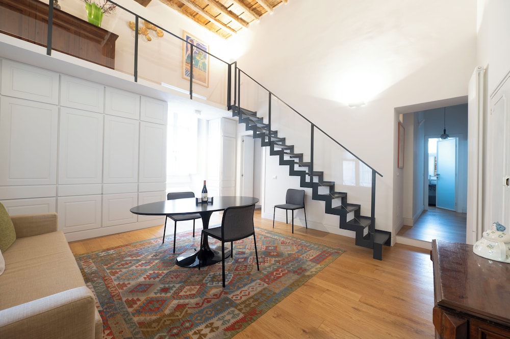 Campo De' Fiori Apartments