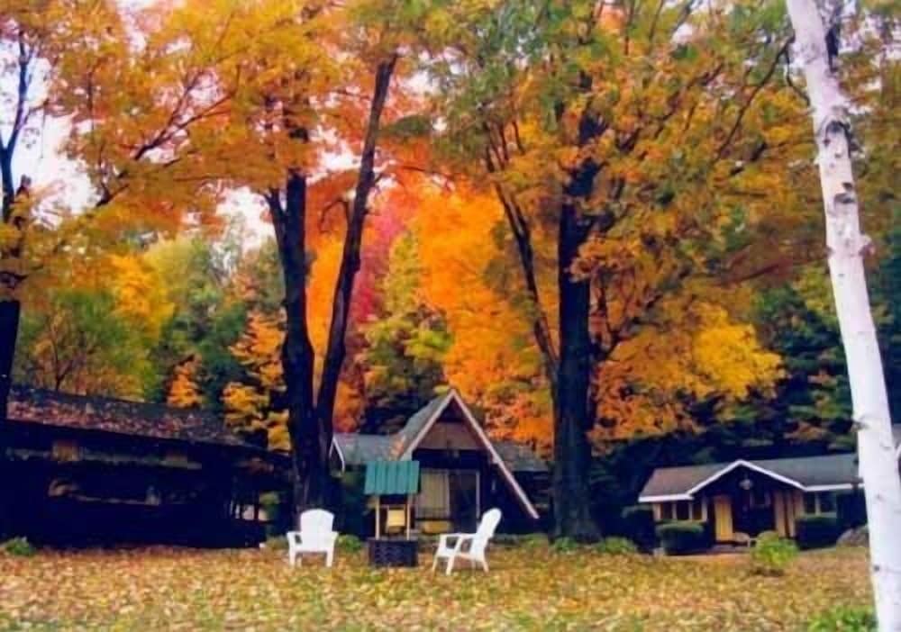 Amber Lantern Lake George Motel and Cottage Rentals