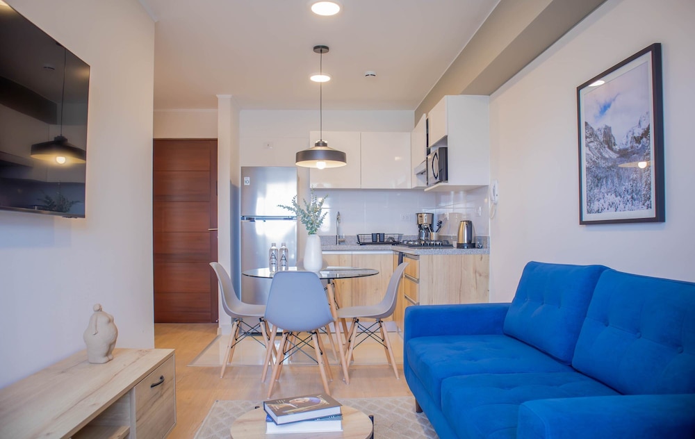 w Alluring 2BR w Balcony in Barranco