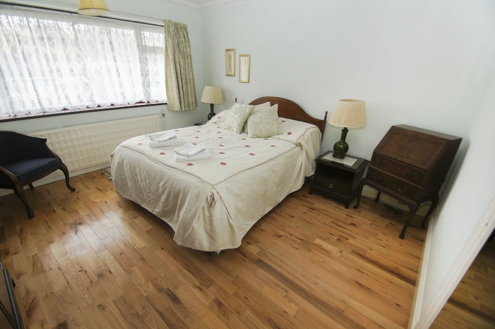 Dean Court Bungalow Parking by Brighton Holiday Lets view 3