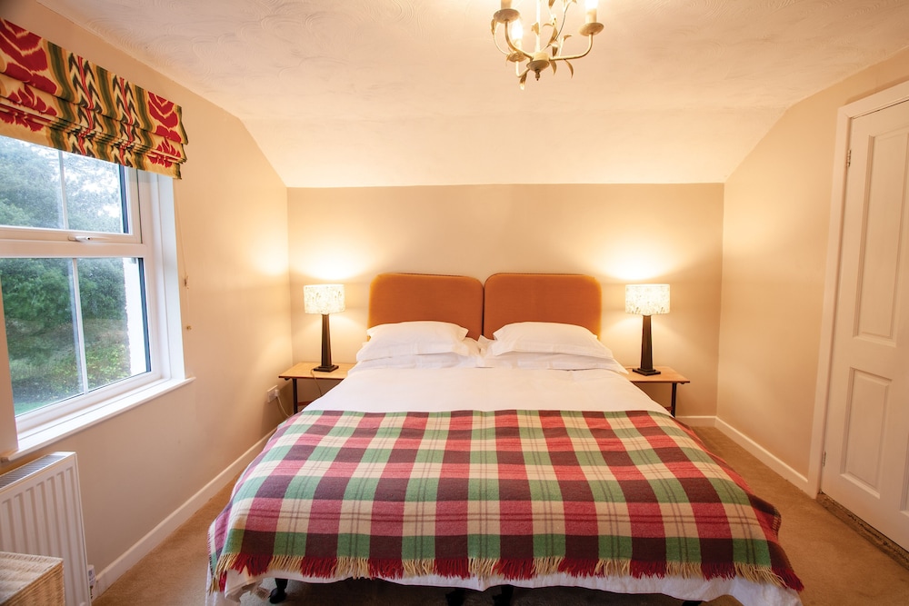 Bayview House - 4 bedroom - Llanmadoc view 3