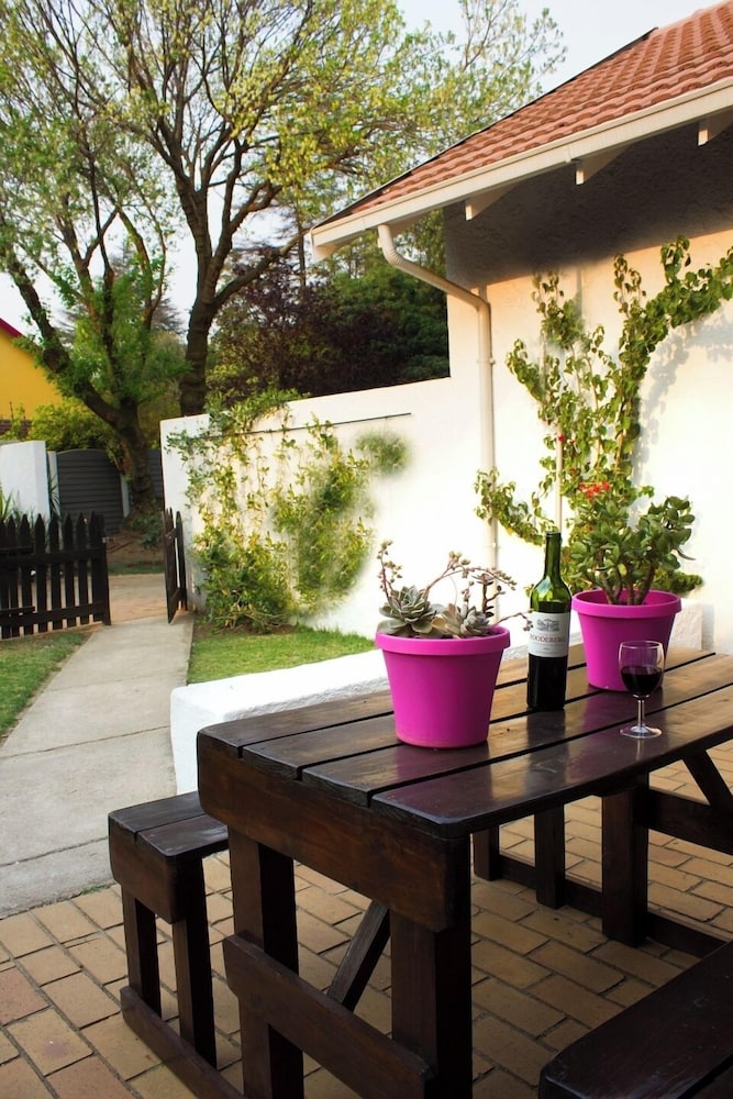 Madison House & Cottages