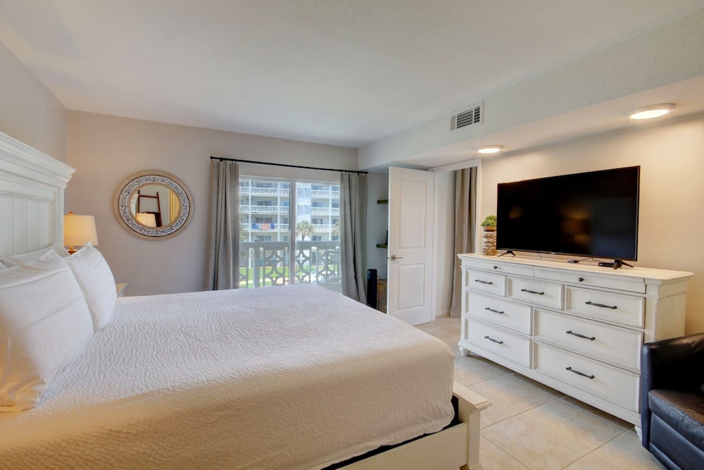 339 El Matador 2 Bedroom Condo